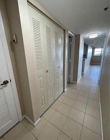 Rolling Hills Golf And Tennis Club, 3001 W Rolling Hills Cir #608, Davie, Florida 33328, image 2