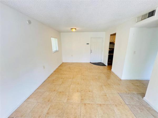 1068 N Benoist Farms Rd #302, West Palm Beach, Florida 33411, image 2