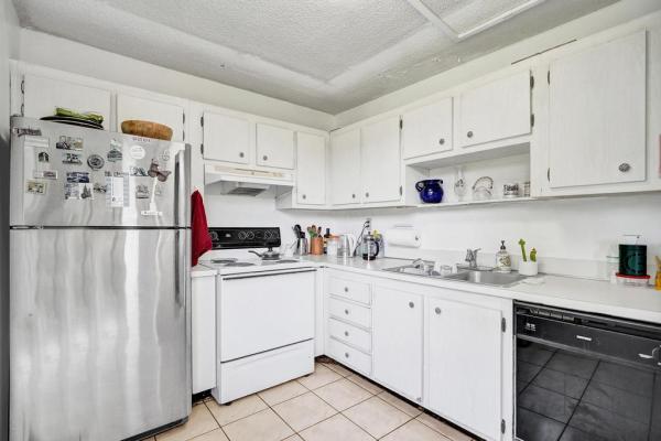 Tangerine Of Pine Island Ridge, 9430 Tangerine Pl #104, Davie, Florida 33324, image 3