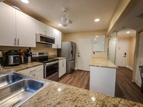 Discovery Pointe, 2011 E Discovery Cir, Deerfield Beach, Florida 33442, image 3