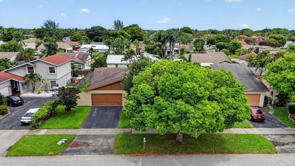 Gates Of Hillsboro, 3857 NW 1st Pl, Deerfield Beach, Florida 33442, image 1