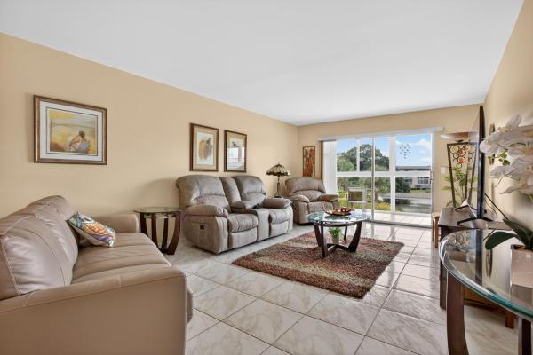 Portofino Village, 3202 Portofino Pt #O3, Coconut Creek, Florida 33066, image 1