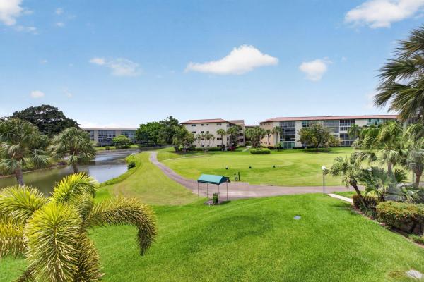 Portofino Village, 3202 Portofino Pt #O3, Coconut Creek, Florida 33066, image 2