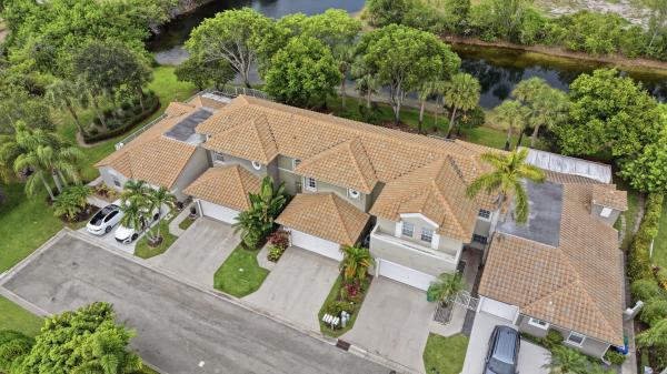 Addison Court At Wyndham Lakes, 5673 NW 117th Ave, Coral Springs, Florida 33076, image 2