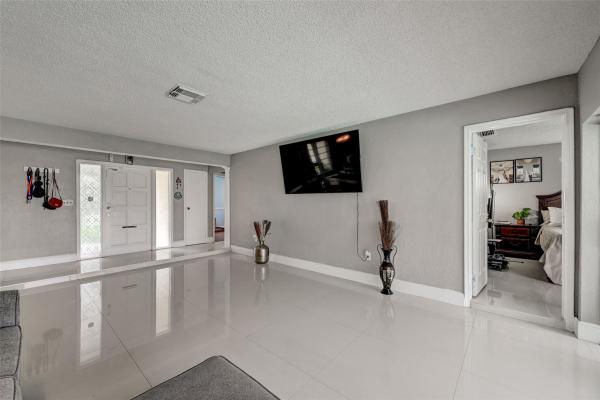 Sunrise Golf Village, 7211 NW 21st St, Sunrise, Florida 33313, image 2