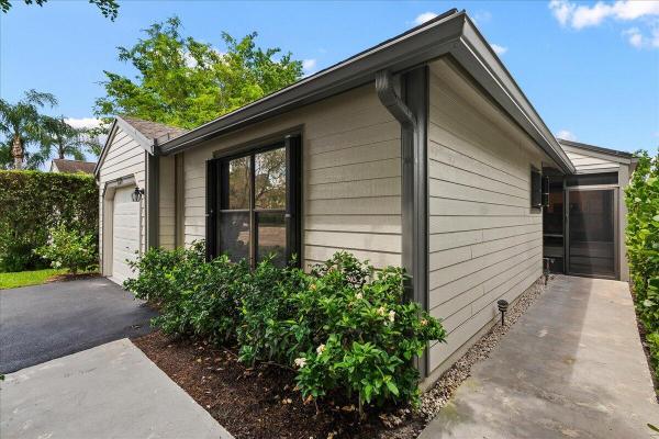 Bedford Mews At Wellington, 13371 Bedford Mews Ct, Wellington, Florida 33414, image 2