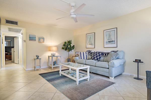 Ellesmere, 1023 Ellesmere B, Deerfield Beach, Florida 33442, image 2