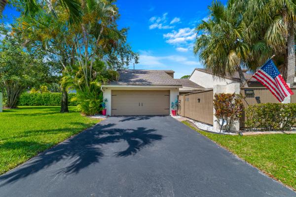 Hidden Pines Of Wellington, 12600 Shady Pines Ct, Wellington, Florida 33414, image 2