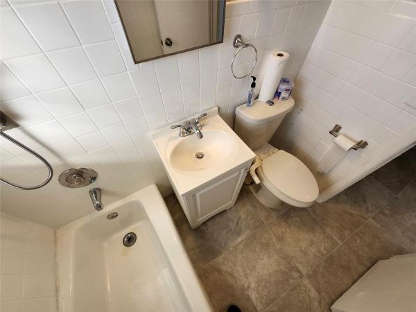 Lauderdale Manors, 942 NW 12th St, Fort Lauderdale, Florida 33311, image 1