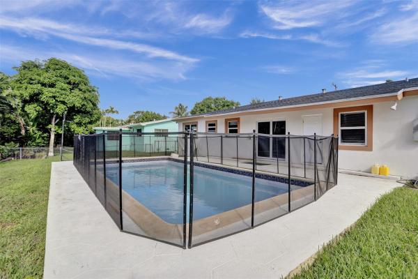 30 NE 139th St, Unincorporated Dade County, Florida 33161, image 2