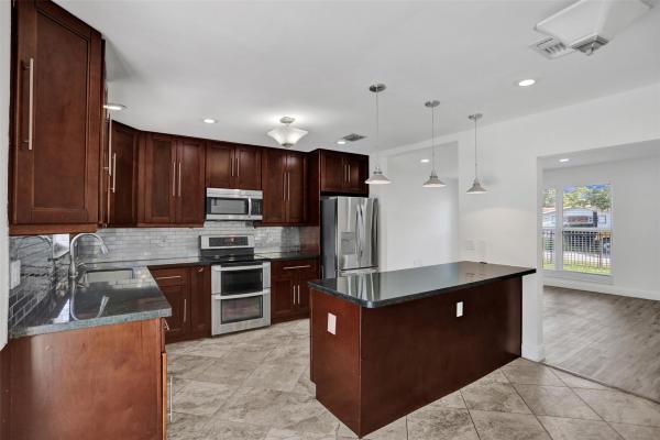 30 NE 139th St, Unincorporated Dade County, Florida 33161, image 3