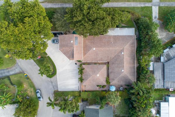 2016 Joy-rene Ln, North Palm Beach, Florida 33408, image 2