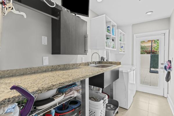 Lakes Of Emerald Hills, 3870 N 31st Ter, Hollywood, Florida 33021, image 3