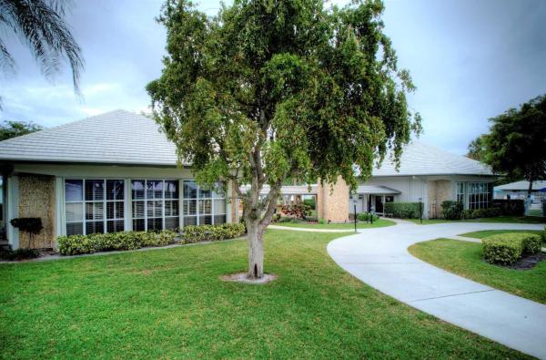 Leisureville Lake, 1118 Lake Ter #204, Boynton Beach, Florida 33426, image 1