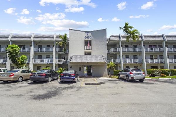Royal Park Gardens 1, 6650 Royal Palm Blvd #104C, Margate, Florida 33063, image 1