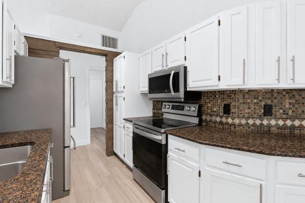 Huntington Woods, 117 Sherwood Dr, Royal Palm Beach, Florida 33411, image 2