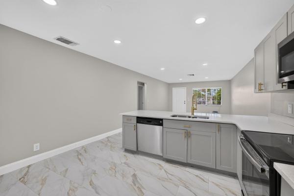 King Arthur Estates, 4873 Arthur St, Palm Beach Gardens, Florida 33418, image 2
