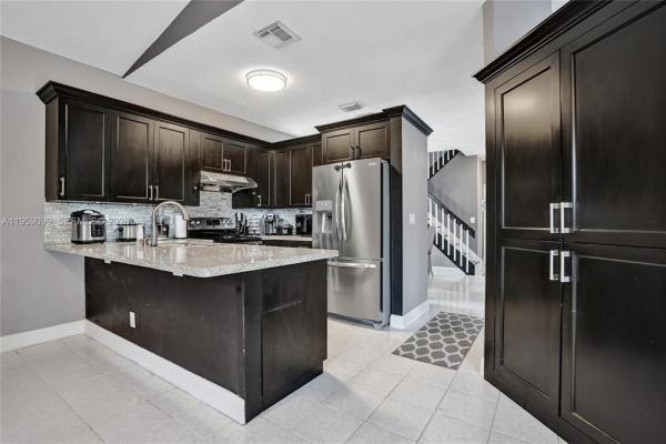 218 NW 75th Ter, Plantation, Florida 33317, image 1