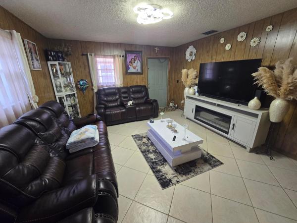 Bunker Hill, 1005 Green St, West Palm Beach, Florida 33405, image 2