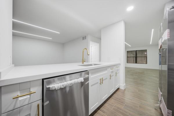 Villas Central, 1391 E Golfview Dr, Pembroke Pines, Florida 33026, image 3