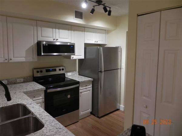 Devonaire At Pembroke Pines, 577 SW 111th Ln #204, Pembroke Pines, Florida 33025, image 2