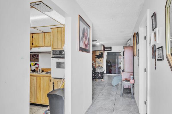Fernley 2 At Cresthaven Townhomes, 5775 W Fernley Dr Dr #76, West Palm Beach, Florida 33415, image 2