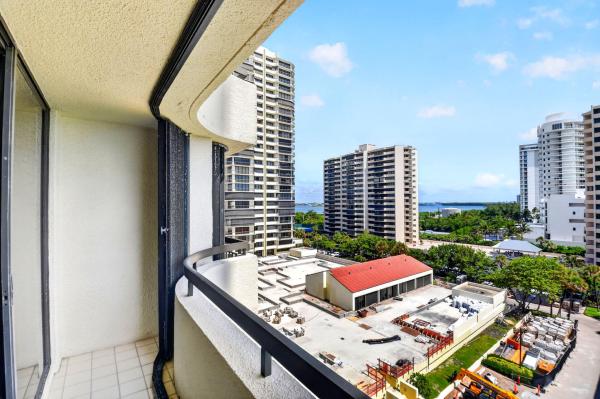 Martinique, 4000 N Ocean Dr #703, Riviera Beach, Florida 33404, image 3