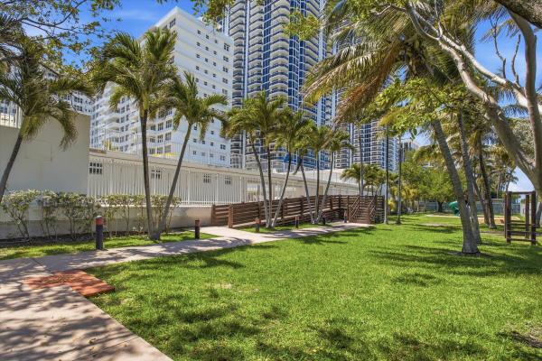 Mimosa, 4747 Collins Ave #1109, Miami Beach, Florida 33140, image 3