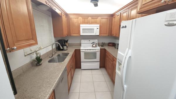 Hidden Woods Of Deer Creek, 171 Deer Creek Blvd #701, Deerfield Beach, Florida 33442, image 2