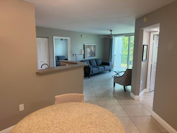 902 Villa Cir, Boynton Beach, Florida 33435, image 2