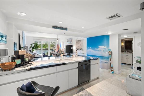 The Carlton, 901 E Camino Real #1C, Boca Raton, Florida 33432, image 3