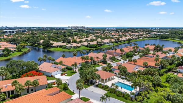 Lantern Bay At Jonathan's Landing, 3526 Lantern Bay Dr, Jupiter, Florida 33477, image 2