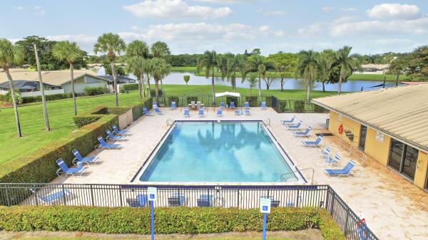 Westwood Gardens, 5385 Eagle Lake Dr, Palm Beach Gardens, Florida 33418, image 3
