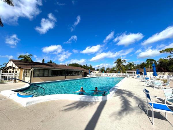 418 Pine Glen Ln #C-1, Greenacres, Florida 33463, image 3