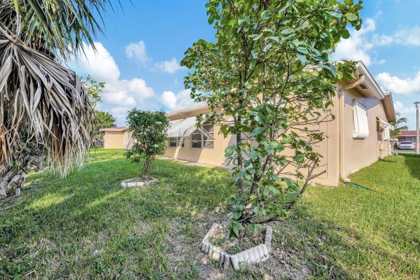 Crystal Lake Golf Villas, 4741 NW 13th Ave, Deerfield Beach, Florida 33064, image 1