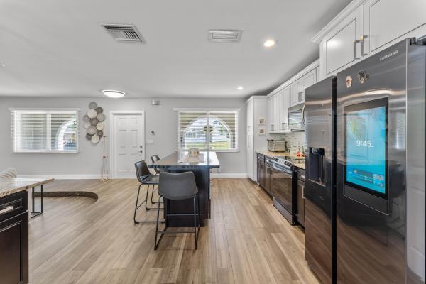 Coconut Creek Residential, 4080 Lake Dr, Coconut Creek, Florida 33066, image 1