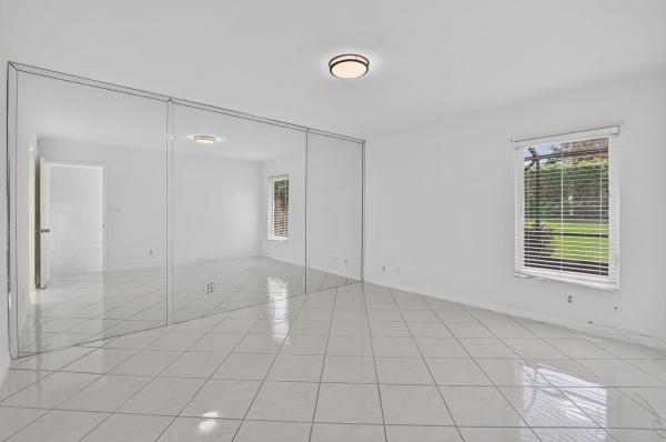 Town Villas At Moon Lake, 9095 Flynn Cir #6, Boca Raton, Florida 33496, image 3