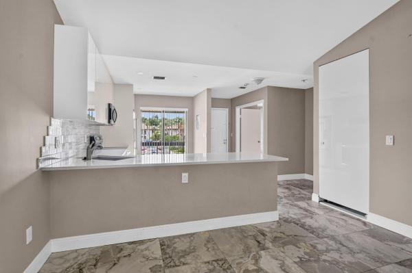 San Remo Golf & Tennis Club, 301 Club Cir #208, Boca Raton, Florida 33487, image 3