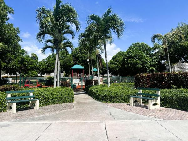 Lakewood Of Palm Springs, 110 Lake Arbor Dr, Palm Springs, Florida 33461, image 2