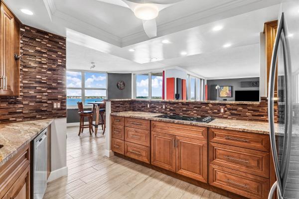 5420 N Ocean Dr #905, Riviera Beach, Florida 33404, image 2