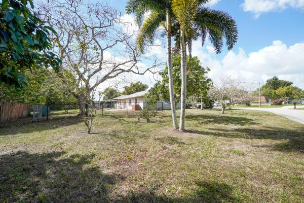 The Willows, 120 Swan Pkwy W, Royal Palm Beach, Florida 33411, image 2