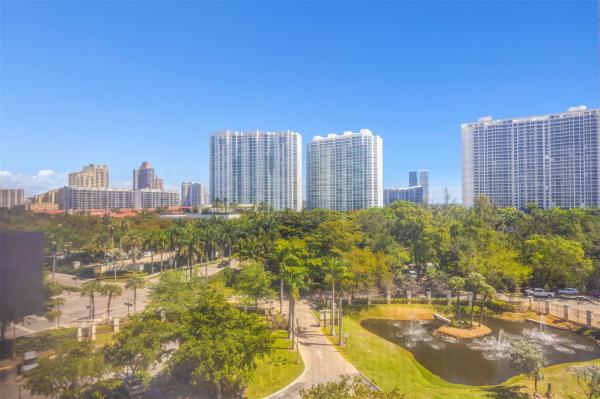 Tower At Biscayne Cove, 18181 NE 31st Ct #804, Aventura, Florida 33160, image 3