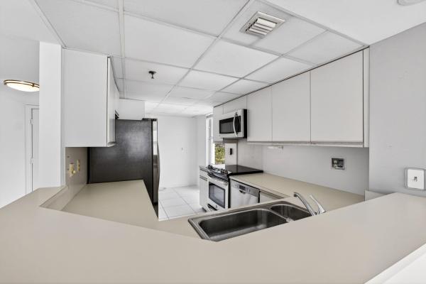 Harbor Towers & Marina, 3901 S Flagler Dr #901, West Palm Beach, Florida 33405, image 2