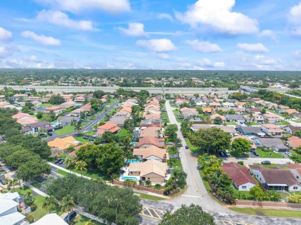 Hawkes Bluff, 15681 Dover Ct, Davie, Florida 33331, image 2