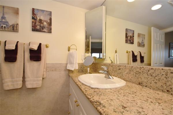Heritage Landings, 3111 NE 51st St #405C, Fort Lauderdale, Florida 33308, image 2
