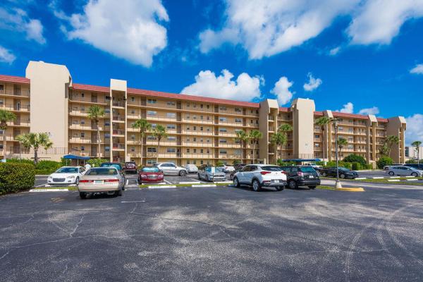 Oxford At Poinciana Place, 3661 Via Poinciana Rd #206, Lake Worth, Florida 33461, image 1