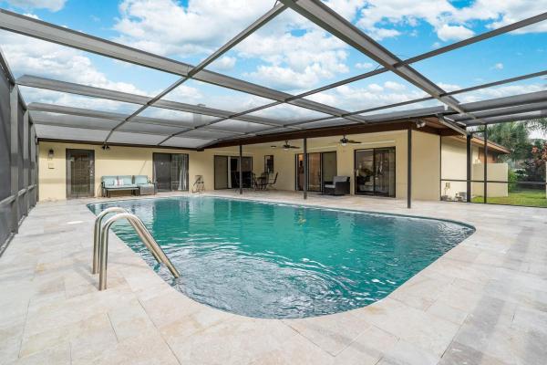 Lakeside Shores, 12775 Guilford Cir, Wellington, Florida 33414, image 2
