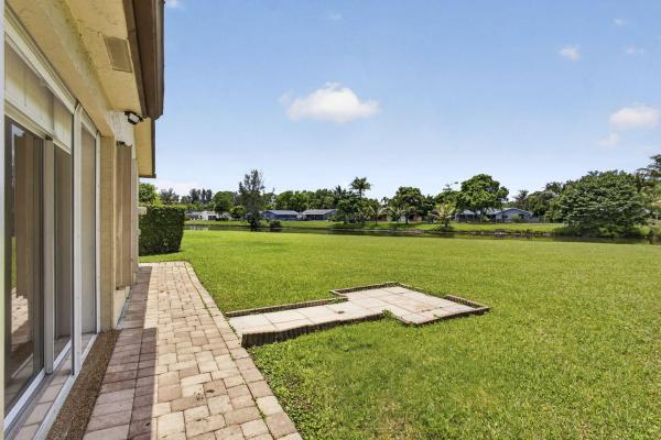 Village Walk, 148 Village Walk Dr #24, Royal Palm Beach, Florida 33411, image 2
