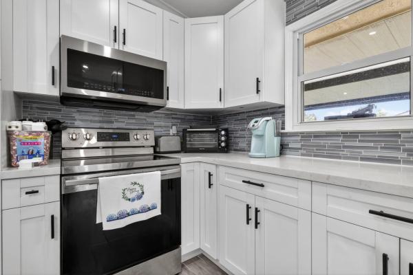 Palm Beach Lakes South, 202 Elaine Cir W, West Palm Beach, Florida 33409, image 3