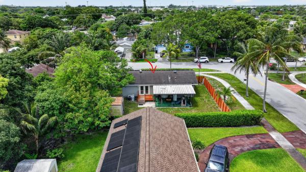 Palm Beach Lakes South, 202 Elaine Cir W, West Palm Beach, Florida 33409, image 2